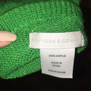New York and Co green Gloves
